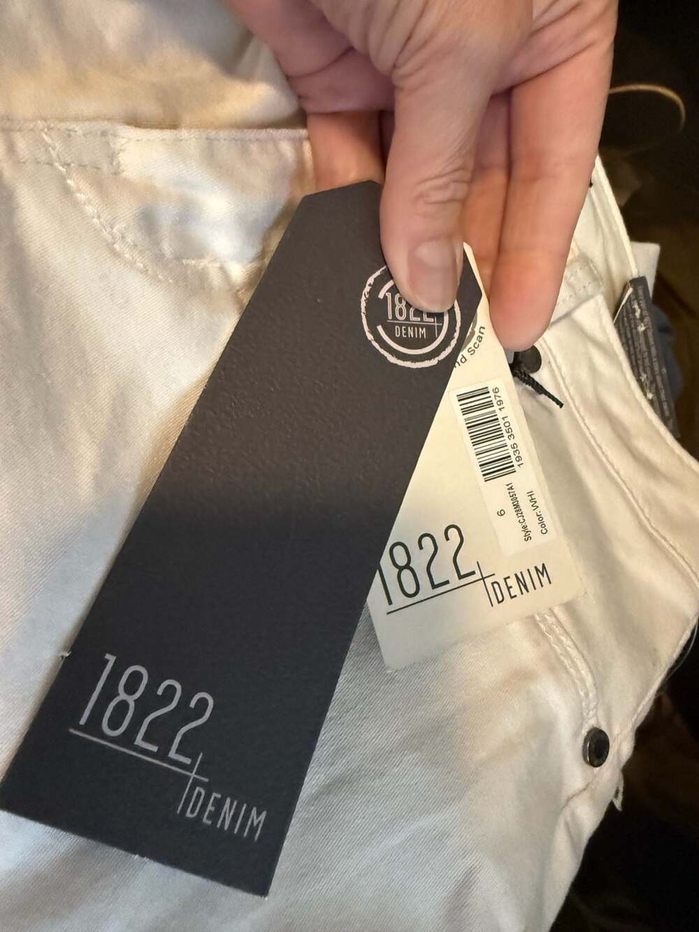 1822 Denim Women's White Capri Jeans Size 6